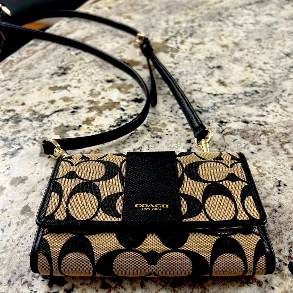 COACH CROSSBODY SMALL PURSE